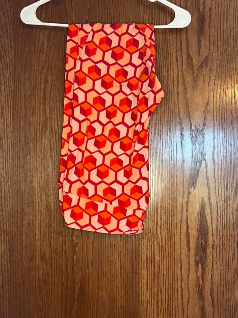 LuLaRoe Geometric Hexagon Leggings - Red & Pink